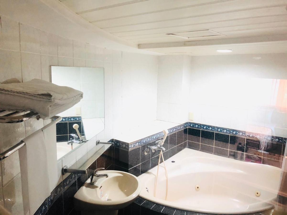 Jing Chech Hotel Kaohsiung Luaran gambar